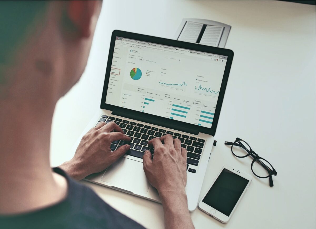 Alloy photo3 1200x869 - Online review monitoring service